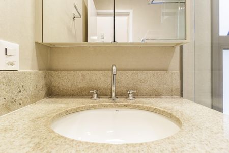 Studio para alugar com 50m², 1 quarto e sem vaga Studio para alugar com 50m², 1 quarto e sem vagaBanheiro