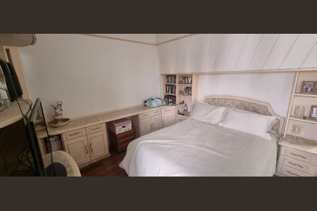 Apartamento para alugar com 360m², 5 quartos e 4 vagas Apartamento para alugar com 360m², 5 quartos e 4 vagasQuarto