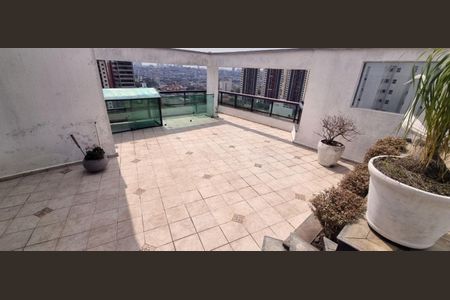 Apartamento para alugar com 360m², 5 quartos e 4 vagas Apartamento para alugar com 360m², 5 quartos e 4 vagasVaranda