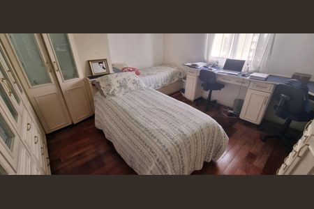 Apartamento para alugar com 360m², 5 quartos e 4 vagas Apartamento para alugar com 360m², 5 quartos e 4 vagasQuarto