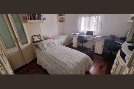 Apartamento para alugar com 360m², 5 quartos e 4 vagas Apartamento para alugar com 360m², 5 quartos e 4 vagasQuarto