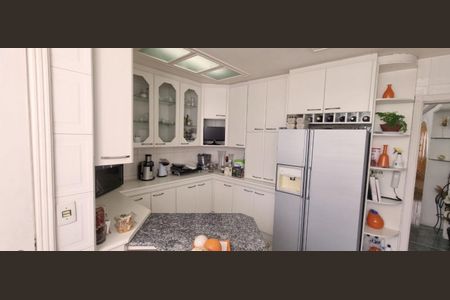 Apartamento para alugar com 360m², 5 quartos e 4 vagas Apartamento para alugar com 360m², 5 quartos e 4 vagasCozinha
