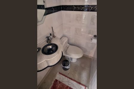 Apartamento para alugar com 360m², 5 quartos e 4 vagas Apartamento para alugar com 360m², 5 quartos e 4 vagasBanheiro