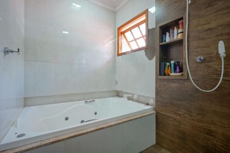 Casa à venda com 477m², 3 quartos e 4 vagas