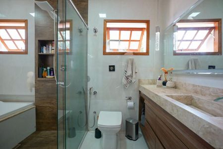 Casa à venda com 477m², 3 quartos e 4 vagas
