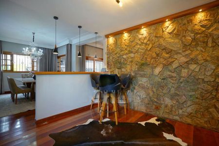 Casa à venda com 477m², 3 quartos e 4 vagas