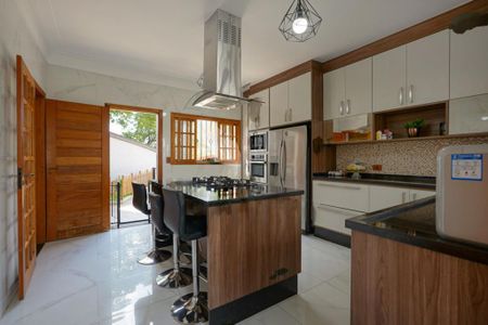 Casa à venda com 477m², 3 quartos e 4 vagas