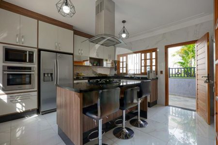 Casa à venda com 477m², 3 quartos e 4 vagas