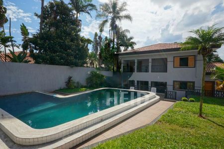 Casa à venda com 477m², 3 quartos e 4 vagas