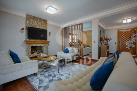 Casa à venda com 477m², 3 quartos e 4 vagas