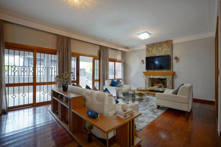 Casa à venda com 477m², 3 quartos e 4 vagas