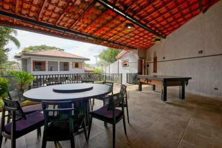 Casa à venda com 477m², 3 quartos e 4 vagas