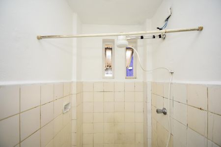 banheiro de kitnet/studio à venda com 1 quarto, 27m² em Pinheiros, São Paulo