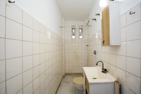 banheiro de kitnet/studio à venda com 1 quarto, 27m² em Pinheiros, São Paulo