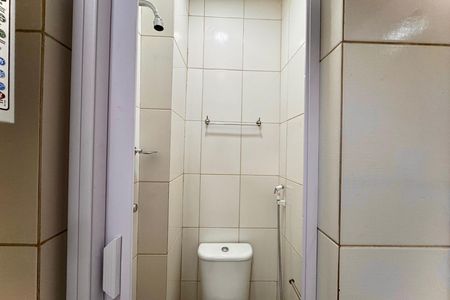 Apartamento à venda com 72m², 2 quartos e sem vaga Apartamento à venda com 72m², 2 quartos e sem vagaBanheiro de serviço