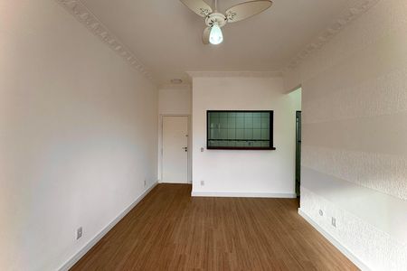 Apartamento à venda com 72m², 2 quartos e sem vaga Apartamento à venda com 72m², 2 quartos e sem vagaSala