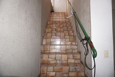 Casa para alugar com 60m², 3 quartos e 1 vagaEscada