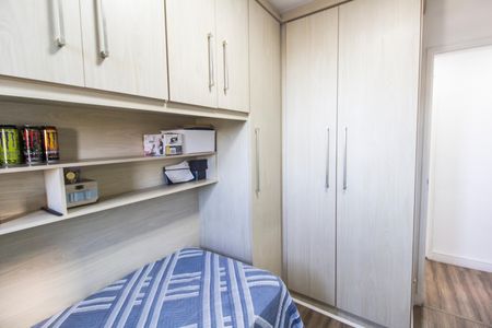 Quarto 2 de apartamento para alugar com 2 quartos, 51m² em Vila Caldas, Carapicuíba