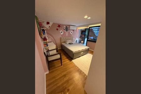 Casa de condomínio à venda com 665m², 4 quartos e sem vaga