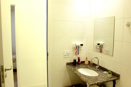 Apartamento à venda com 75m², 3 quartos e 2 vagasBanheiro social 