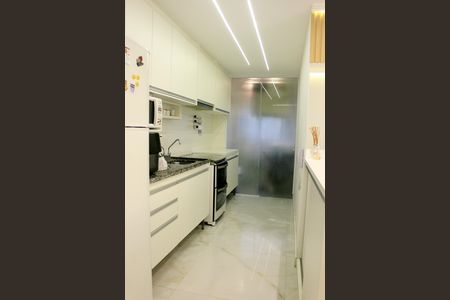Apartamento à venda com 75m², 3 quartos e 2 vagasCozinha 