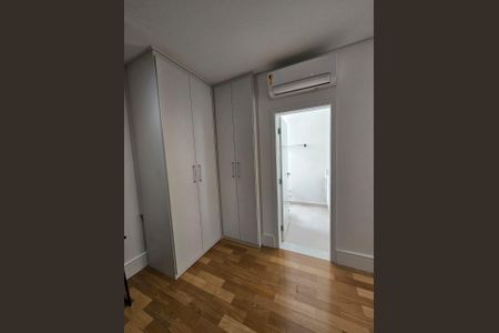 Casa de condomínio à venda com 440m², 4 quartos e 6 vagas Casa de condomínio à venda com 440m², 4 quartos e 6 vagasFoto 07