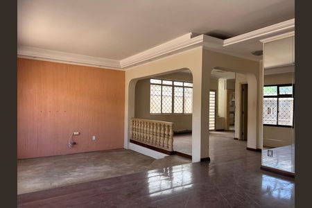 Casa para alugar com 1016m², 4 quartos e sem vaga