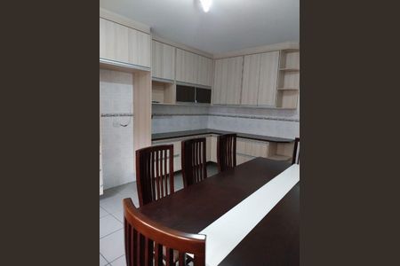 Casa à venda com 135m², 4 quartos e 2 vagas