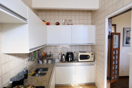 Apartamento à venda com 173m², 4 quartos e 2 vagas Apartamento à venda com 173m², 4 quartos e 2 vagasCozinha