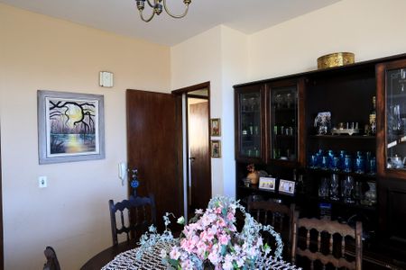 Apartamento à venda com 173m², 4 quartos e 2 vagas Apartamento à venda com 173m², 4 quartos e 2 vagasSala de Jantar