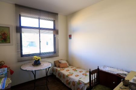 Apartamento à venda com 173m², 4 quartos e 2 vagas Apartamento à venda com 173m², 4 quartos e 2 vagasQuarto
