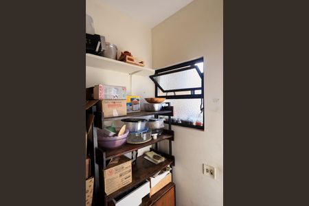 Apartamento à venda com 173m², 4 quartos e 2 vagas Apartamento à venda com 173m², 4 quartos e 2 vagasQuarto de Serviço