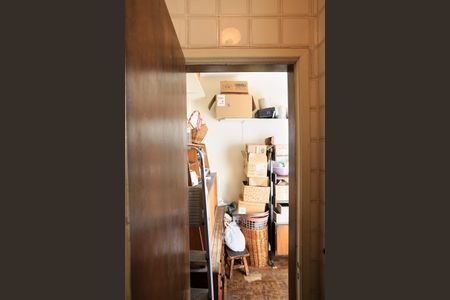 Apartamento à venda com 173m², 4 quartos e 2 vagas Apartamento à venda com 173m², 4 quartos e 2 vagasBanheiro de serviço