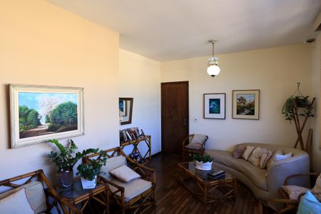 Apartamento à venda com 173m², 4 quartos e 2 vagas Apartamento à venda com 173m², 4 quartos e 2 vagasSala