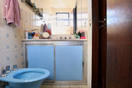 Apartamento à venda com 173m², 4 quartos e 2 vagas Apartamento à venda com 173m², 4 quartos e 2 vagasBanheiro da Suíte