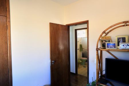 Apartamento à venda com 173m², 4 quartos e 2 vagas Apartamento à venda com 173m², 4 quartos e 2 vagasQuarto 1