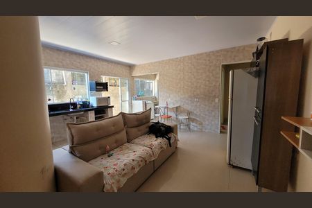 Sala e Cozinha de casa para alugar com 2 quartos, 66m² em Vila Augusta, Itaquaquecetuba