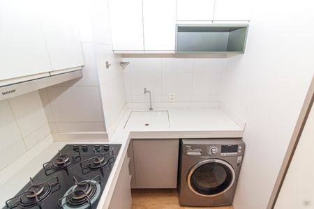 Apartamento à venda com 34m², 2 quartos e 1 vaga Apartamento à venda com 34m², 2 quartos e 1 vagaCozinha e Área de Serviço