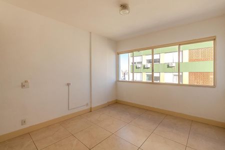 Sala/Cozinha de apartamento à venda com 2 quartos, 58m² em Centro Histórico, Porto Alegre