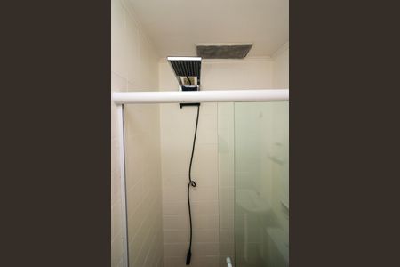 Banheiro de kitnet/studio para alugar com 1 quarto, 27m² em Vila Joao Pessoa, Porto Alegre