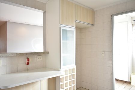 Cozinha de apartamento para alugar com 3 quartos, 75m² em Chácara Inglesa, São Paulo
