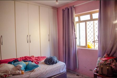 Casa à venda com 293m², 5 quartos e 2 vagas Casa à venda com 293m², 5 quartos e 2 vagasQuarto 4