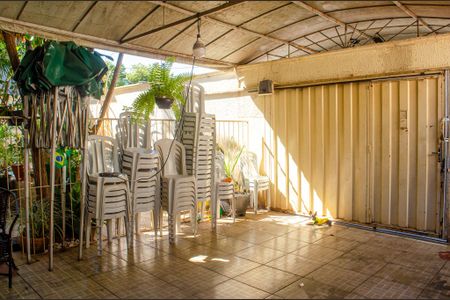 Casa à venda com 293m², 5 quartos e 2 vagas Casa à venda com 293m², 5 quartos e 2 vagasGaragem
