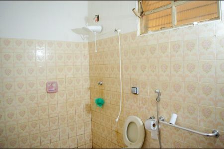 Casa à venda com 293m², 5 quartos e 2 vagas Casa à venda com 293m², 5 quartos e 2 vagasBanheiro