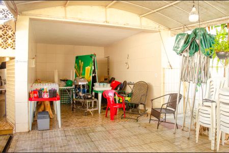 Casa à venda com 293m², 5 quartos e 2 vagas Casa à venda com 293m², 5 quartos e 2 vagasGaragem