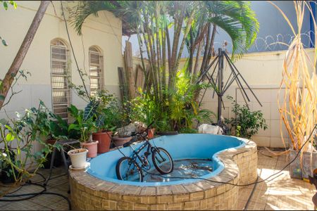 Casa à venda com 293m², 5 quartos e 2 vagas Casa à venda com 293m², 5 quartos e 2 vagasPiscina