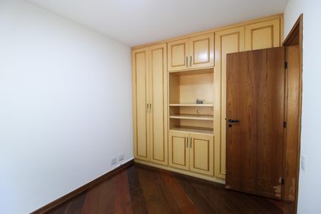 Apartamento para alugar com 127m², 3 quartos e 3 vagas Apartamento para alugar com 127m², 3 quartos e 3 vagasQuarto