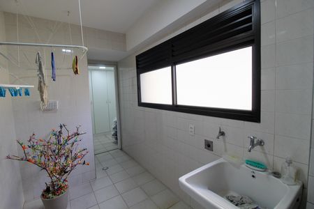 Apartamento para alugar com 127m², 3 quartos e 3 vagas Apartamento para alugar com 127m², 3 quartos e 3 vagasÁrea de serviço