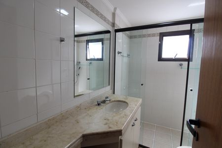 Apartamento para alugar com 127m², 3 quartos e 3 vagas Apartamento para alugar com 127m², 3 quartos e 3 vagasBanheiro da Suíte 1