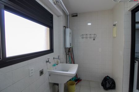 Área de serviço de apartamento para alugar com 3 quartos, 127m² em Cidade São Francisco, São Paulo